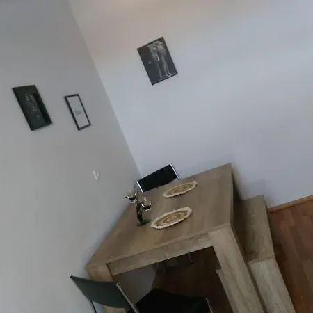 Stellas Monteurwohnungen Werdau